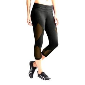 Athleta Women's Black Capri Leggings